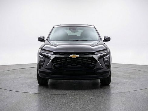 Used 2025 Chevrolet TrailBlazer LT image 2