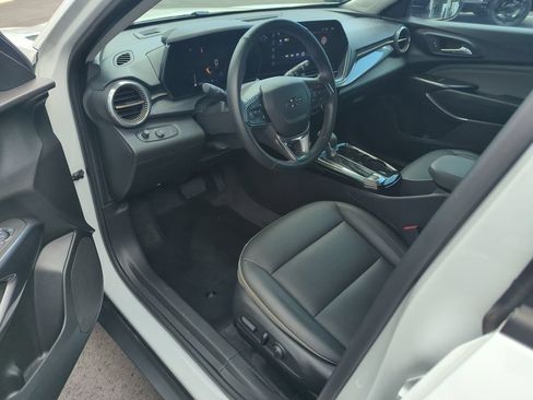 Used 2024 Chevrolet Trax ACTIV w/ Driver Confidence Package FWD image 11
