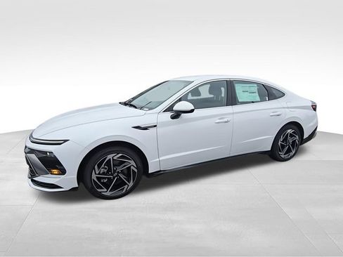 New 2026 Hyundai Sonata SEL FWD image 4