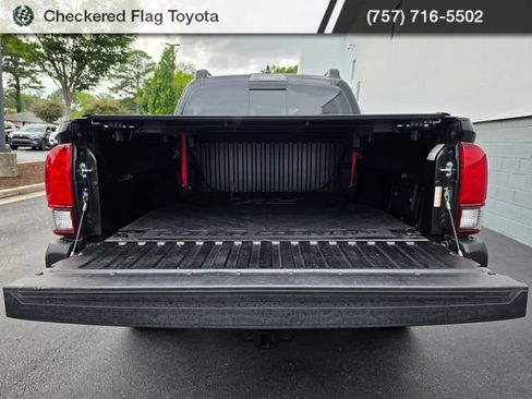 Used 2022 Toyota Tacoma SR5 AWD/4WD image 12