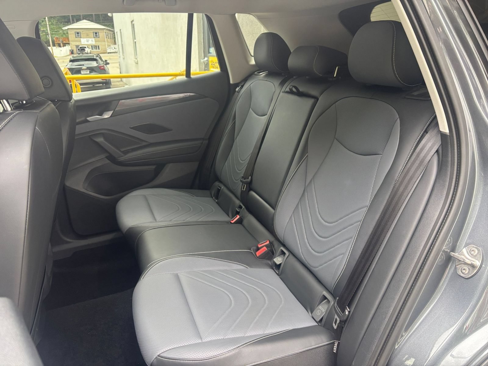 Used 2026 Volkswagen Tiguan SE FWD image 39