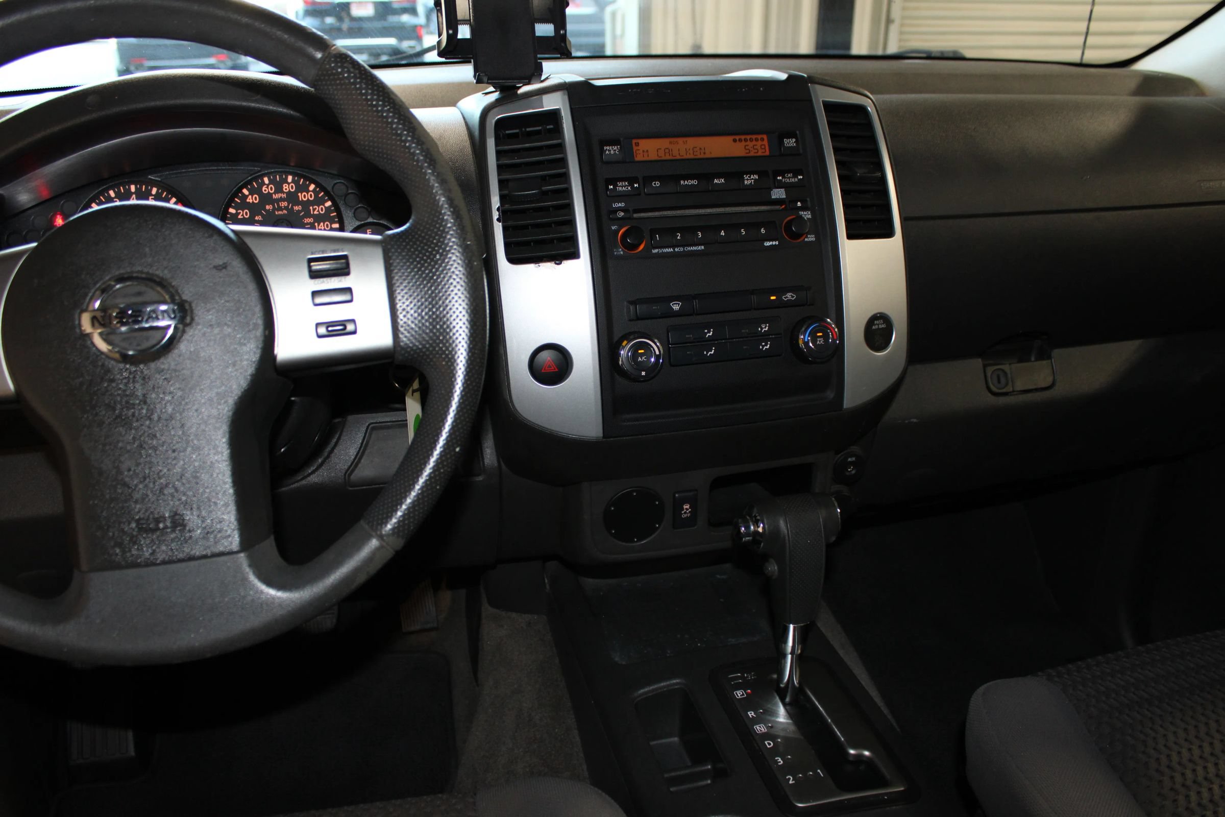 Used 2012 Nissan Frontier SV w/ SV Premium Utility Pkg RWD image 13