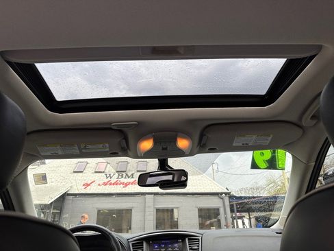 Used 2019 INFINITI QX60 Luxe w/ Essential Package image 31