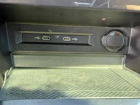 Used 2022 Volkswagen Tiguan SE FWD image 26