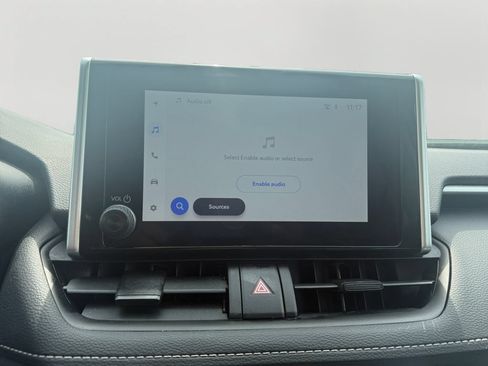 Used 2025 Toyota RAV4 XLE AWD/4WD image 17