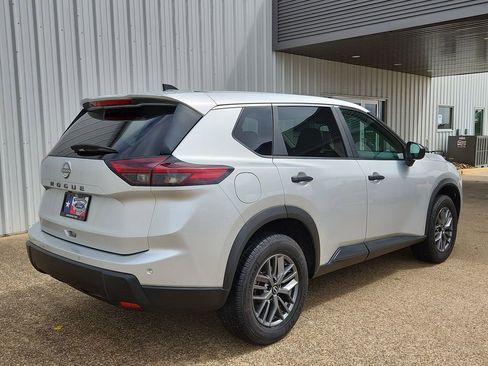 Used 2024 Nissan Rogue S FWD image 22
