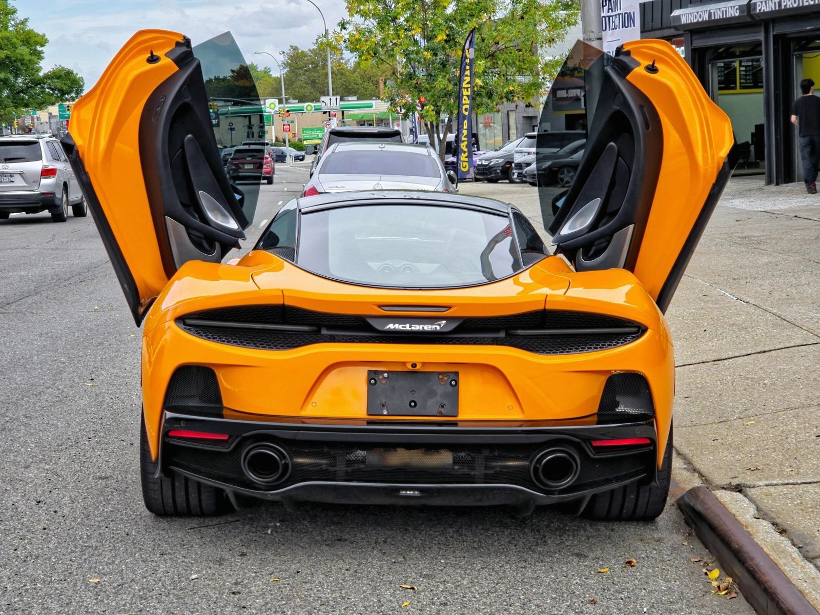 Used 2023 McLaren GT RWD image 11