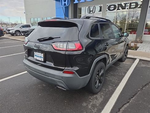 Used 2019 Jeep Cherokee Latitude Plus image 5
