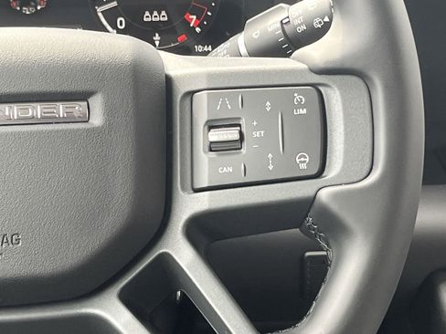 Used 2025 Land Rover Defender 110 S image 22