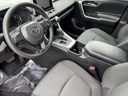 Used 2025 Toyota RAV4 XLE image 11