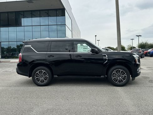 New 2025 Nissan Armada SL w/ Captain's Chari Seat Package image 9