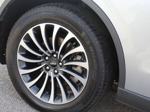 Used 2023 Lincoln Aviator Reserve w/ Equipment Group 201A AWD/4WD image 9
