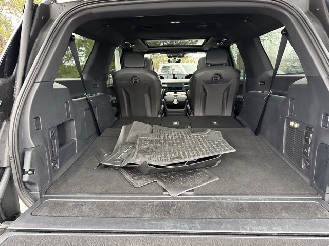 Used 2025 Lincoln Navigator L Reserve w/ Jet Appearance Package AWD/4WD image 11