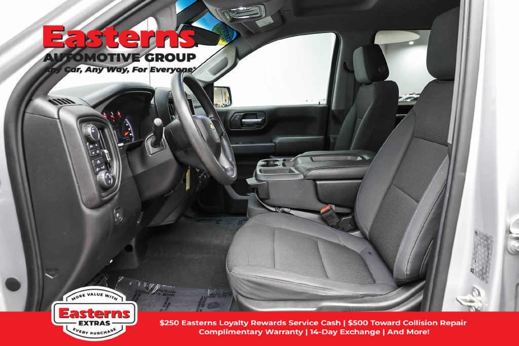 Used 2019 Chevrolet Silverado 1500 Custom w/ Custom Value Package AWD/4WD image 15