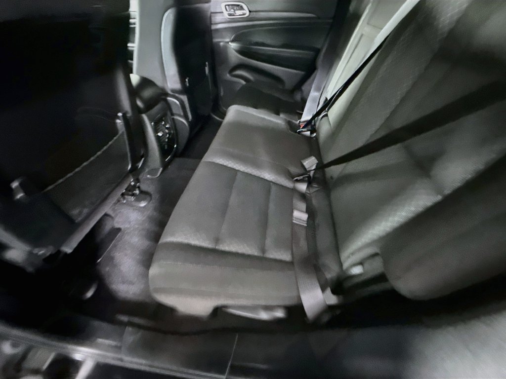 Used 2021 Jeep Grand Cherokee Laredo AWD/4WD image 26