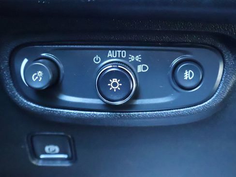 Used 2024 GMC Terrain SLT image 18