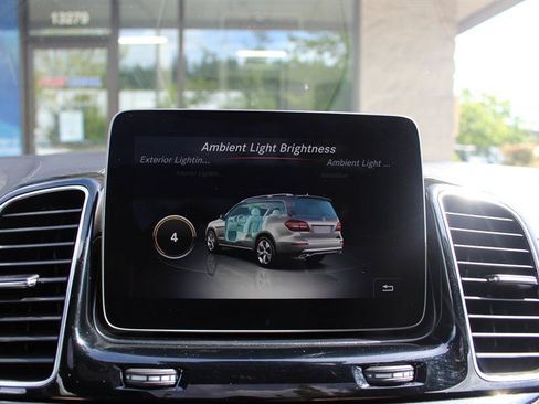Used 2018 Mercedes-Benz GLS 550 4MATIC image 12