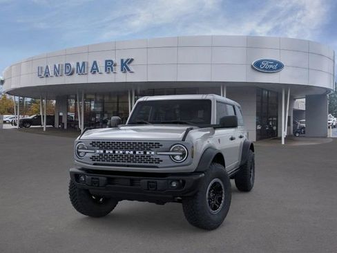 New 2026 Ford Bronco Badlands image 3