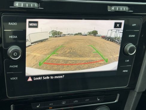 Used 2019 Volkswagen GTI SE FWD image 19