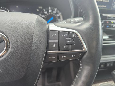 Used 2021 Toyota Highlander Platinum AWD/4WD image 17