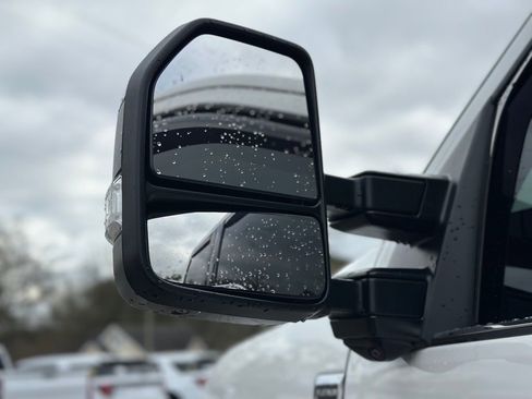 Certified 2022 Ford F350 Platinum w/ FX4 Off-Road Package image 14