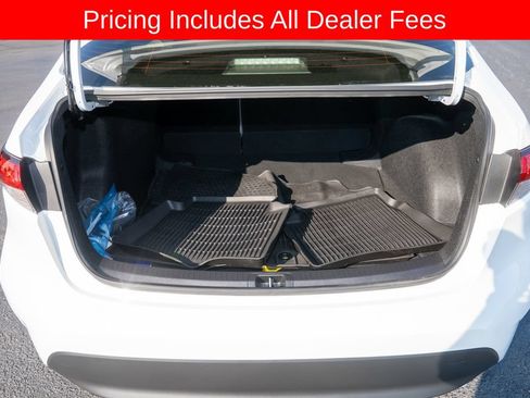 Used 2026 Toyota Corolla LE FWD image 5