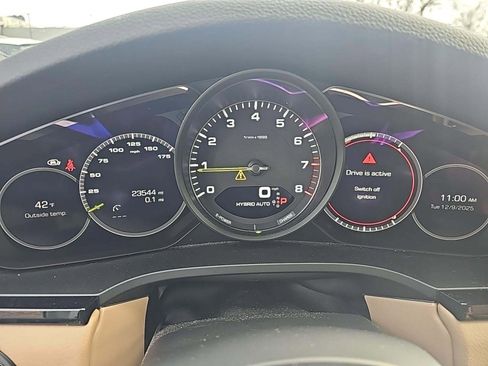 Used 2021 Porsche Cayenne E-Hybrid image 9