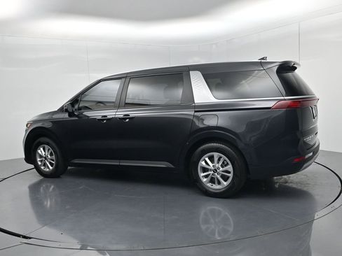 Used 2022 Kia Carnival LX FWD image 5