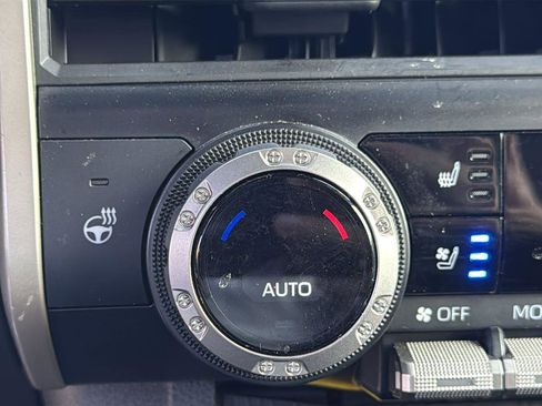 Used 2024 Toyota Tacoma TRD Off-Road w/ TRD Off Road Premium Package image 22