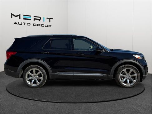 Used 2020 Ford Explorer Platinum w/ Premium Technology Package image 10