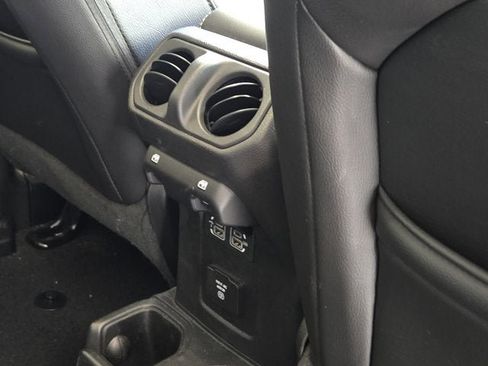 Used 2020 Jeep Gladiator Overland AWD/4WD image 10