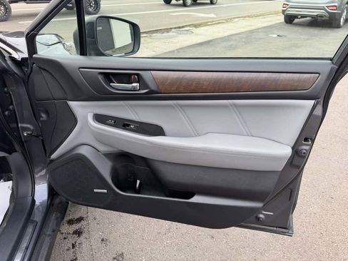Used 2018 Subaru Outback 3.6R Limited image 20