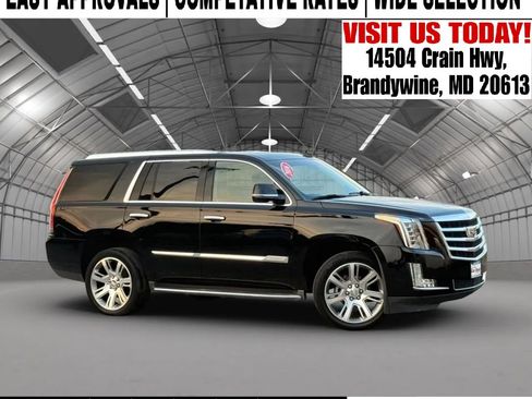Used 2016 Cadillac Escalade Luxury AWD/4WD image 1