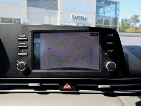 Used 2024 Hyundai Elantra SE image 8