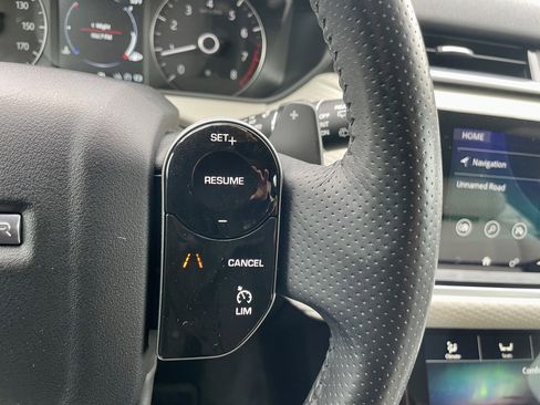 Used 2020 Land Rover Range Rover Velar S image 22