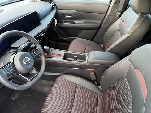 New 2026 Nissan Kicks SR w/ Cold Weather Package AWD/4WD image 13