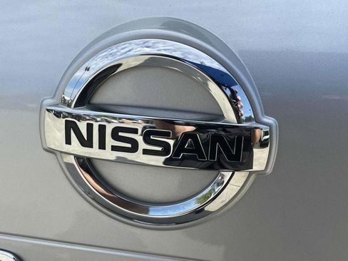 Used 2021 Nissan Rogue SV image 9