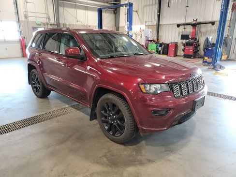 Used 2019 Jeep Grand Cherokee Altitude AWD/4WD image 1