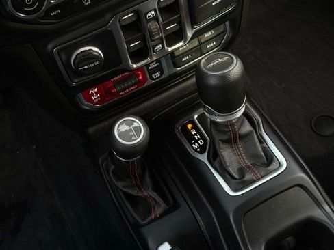 Used 2023 Jeep Gladiator Rubicon w/ Cold Weather Group image 34