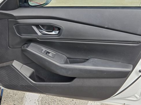 Used 2025 Honda Accord Sport image 28