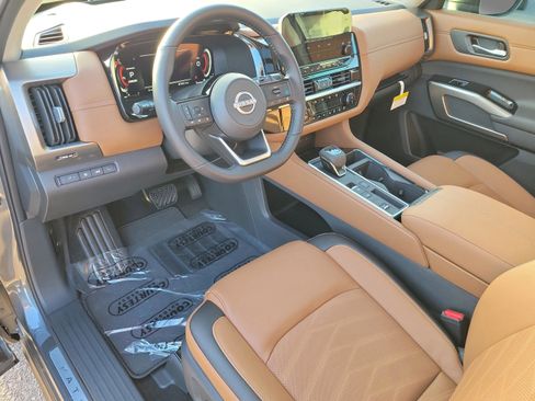 New 2025 Nissan Pathfinder Platinum image 25