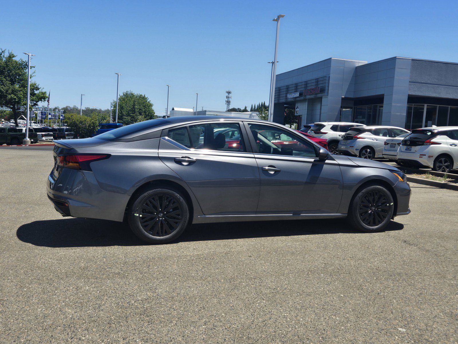 New 2026 Nissan Altima 2.5 SV w/ SV Special Edition Package FWD image 3