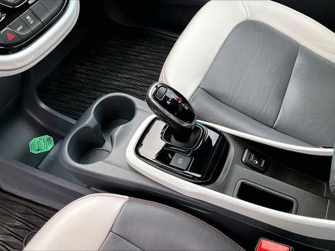 Used 2021 Chevrolet Bolt Premier w/ Infotainment Package image 17