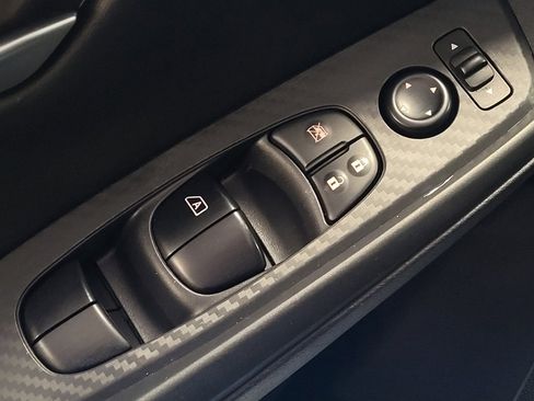 Used 2025 Nissan Sentra SV FWD image 27