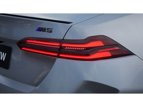 New 2026 BMW M5 image 8