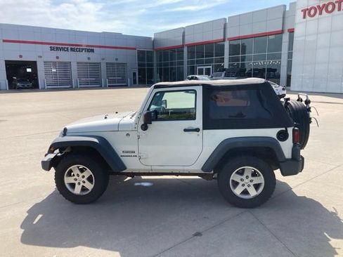 Used 2010 Jeep Wrangler Sport AWD/4WD image 7
