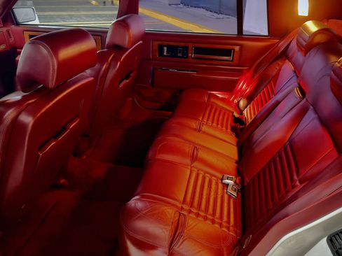 Used 1990 Cadillac Fleetwood 60 Special image 18