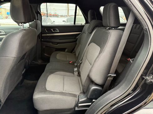 Used 2018 Ford Explorer XLT image 22
