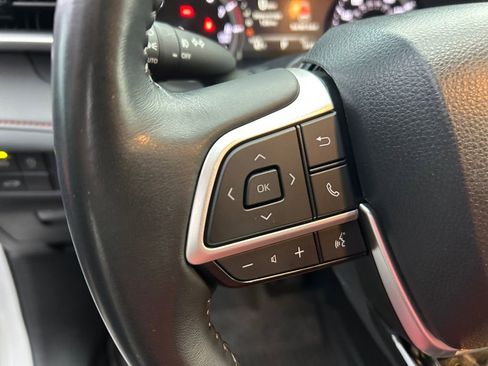 Used 2023 Toyota Highlander XSE image 17