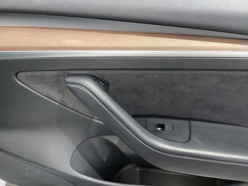 Used 2022 Tesla Model 3 Long Range AWD/4WD image 6